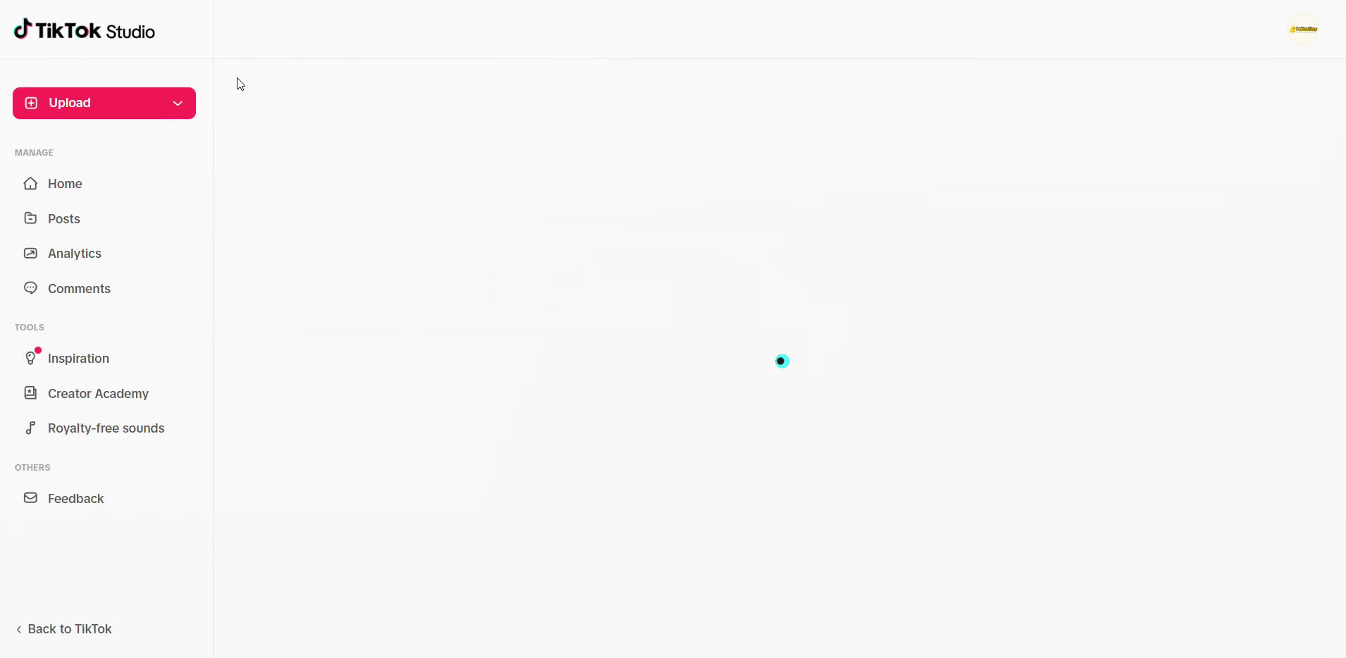 Captura de pantalla — paso 1: Toca "Subir" en TikTok